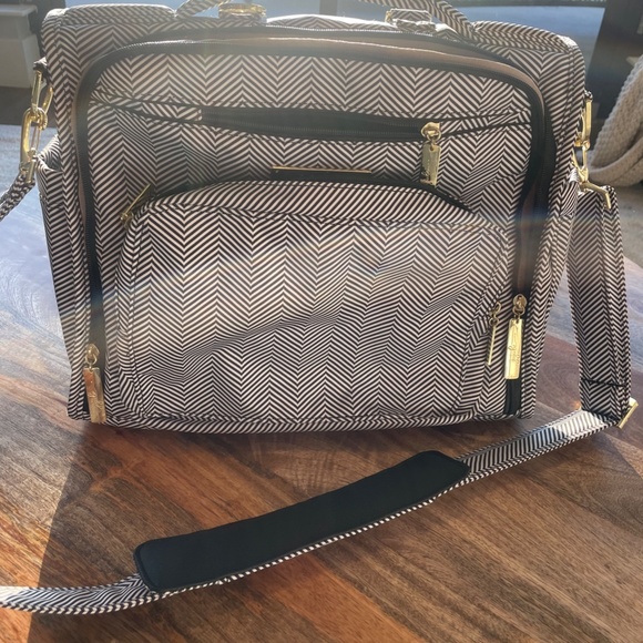 JuJuBe BFF Convertible Unisex Diaper Bag Backpack, Baby Bag with Changing Pad - Picture 2 of 14